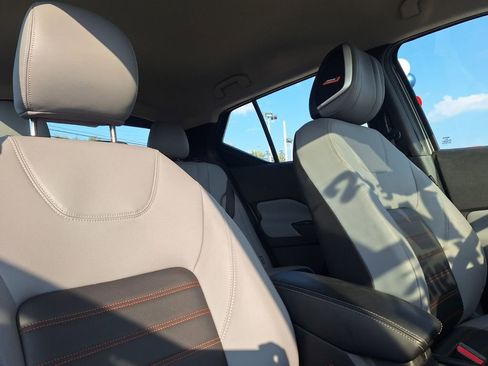 Used 2023 Nissan Kicks SR w/ SR Premium Package image 19