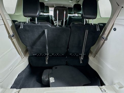 Used 2022 Chrysler Pacifica Touring-L image 26