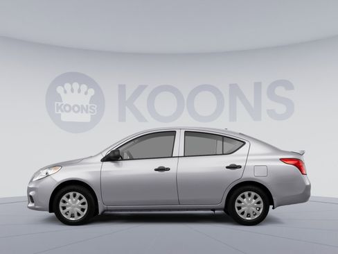 Used 2024 Nissan Versa S w/ S Plus Package image 2