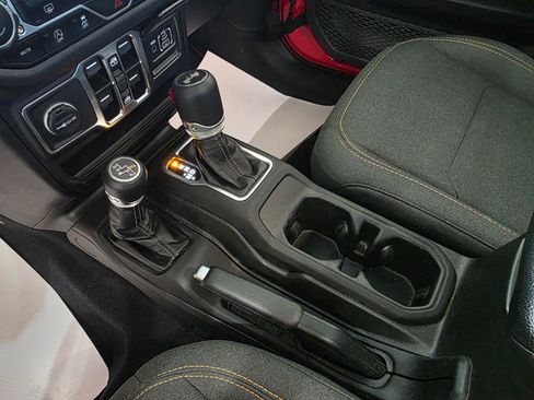Used 2024 Jeep Wrangler Unlimited Sport AWD/4WD image 21