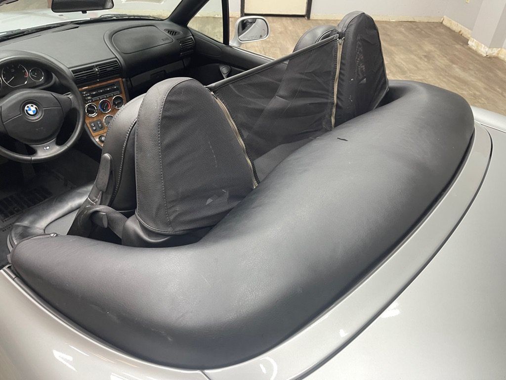 Used 2000 BMW Z3 2.5i RWD image 20