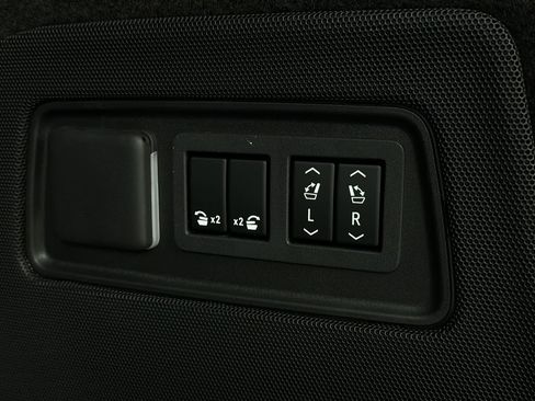 Used 2026 Cadillac Escalade ESV Sport w/ Touring Package AWD/4WD image 15