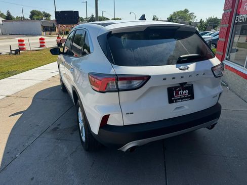 Used 2021 Ford Escape SE w/ Convenience Package AWD/4WD image 3