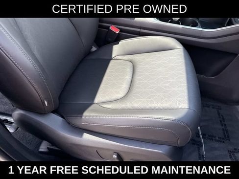 Used 2025 Kia Carnival SX w/ SX Dark Edition Package FWD image 10