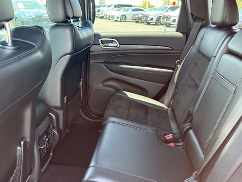 Used 2020 Jeep Grand Cherokee Laredo w/ Laredo X Package RWD image 29