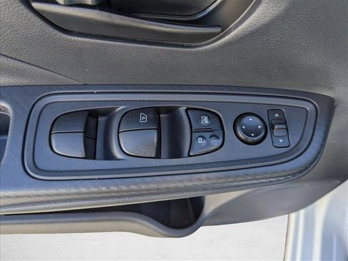 Used 2025 Nissan Versa S w/ Trunk Package image 10