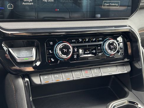 Used 2024 GMC Sierra 1500 AT4 w/ Technology Package image 29