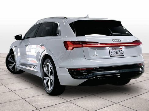 Certified 2024 Audi Q8 e-tron Premium Plus w/ Premium Plus Package image 15