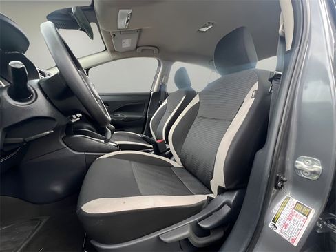 Used 2021 Nissan Versa SV image 10