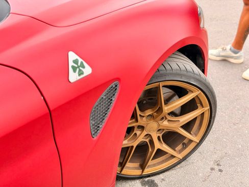 Used 2017 Alfa Romeo Giulia Quadrifoglio RWD image 11