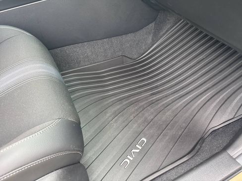 Used 2025 Honda Civic Sport image 35