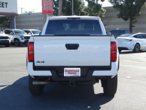 Used 2025 Toyota Tacoma TRD Off-Road image 13