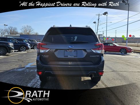 Used 2022 Subaru Forester Premium image 7