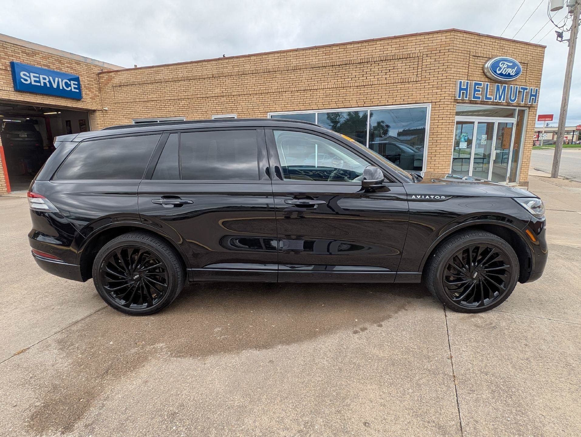 Used 2022 Lincoln Aviator Reserve w/ Equipment Group 201A AWD/4WD image 5