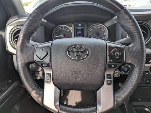 Used 2021 Toyota Tacoma Limited image 11