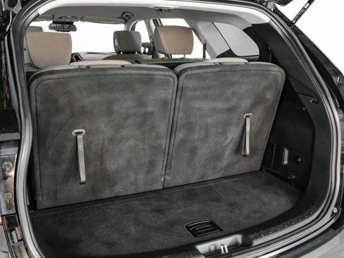 Used 2018 Hyundai Santa Fe SE image 47