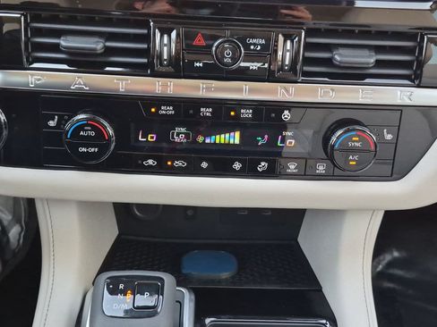 New 2026 Nissan Pathfinder SL FWD image 19