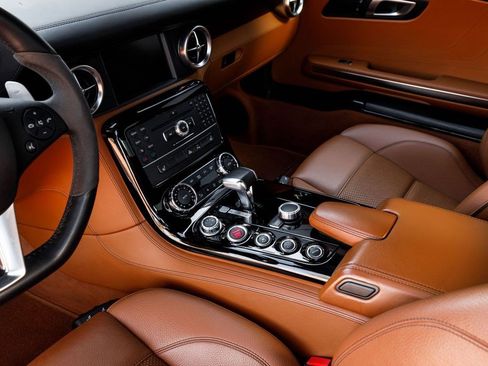 Used 2011 Mercedes-Benz SLS AMG Coupe image 40