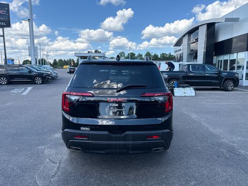 Certified 2023 GMC Acadia SLT w/ Elevation Edition AWD/4WD image 4