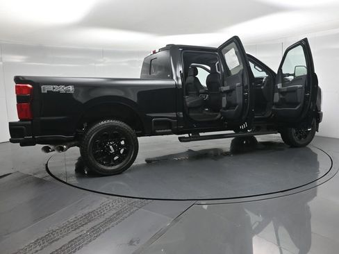 New 2026 Ford F250 Lariat w/ Black Appearance Package image 4