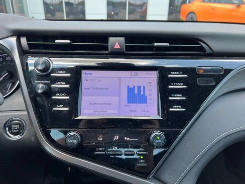 Used 2019 Toyota Camry SE w/ Convenience Package FWD image 8