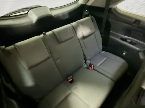 Used 2019 Toyota Highlander LE image 24