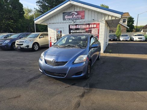 Used 2012 Toyota Yaris Sedan FWD image 4