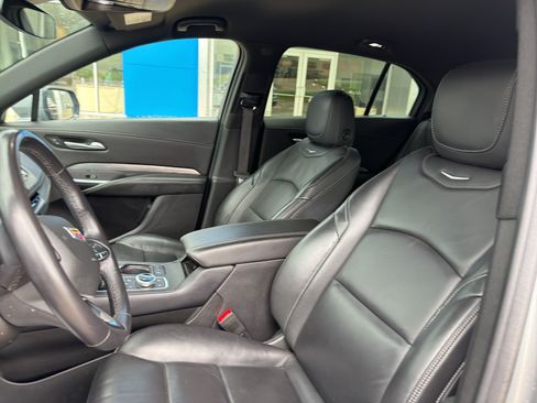 Used 2024 Cadillac XT4 Premium Luxury FWD image 23