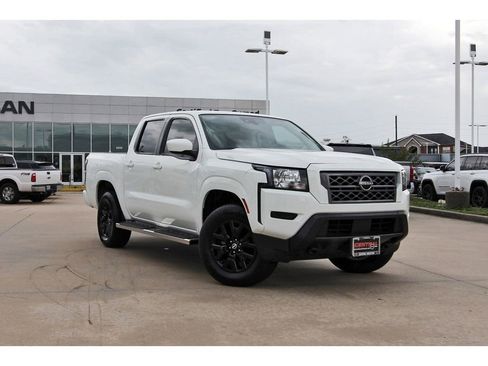 Used 2022 Nissan Frontier SV AWD/4WD image 1