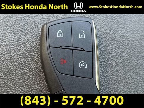 Used 2026 Chevrolet Colorado ZR2 w/ Technology Package AWD/4WD image 31