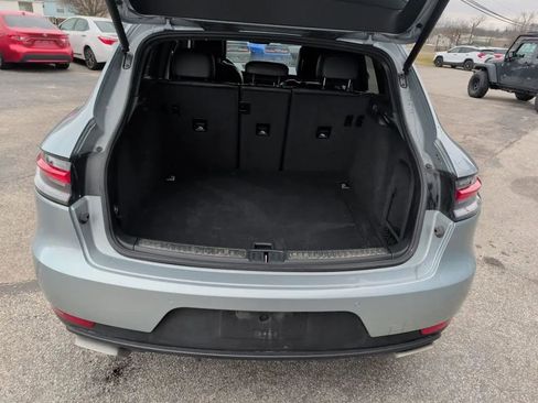 Used 2021 Porsche Macan w/ Premium Package AWD/4WD image 34