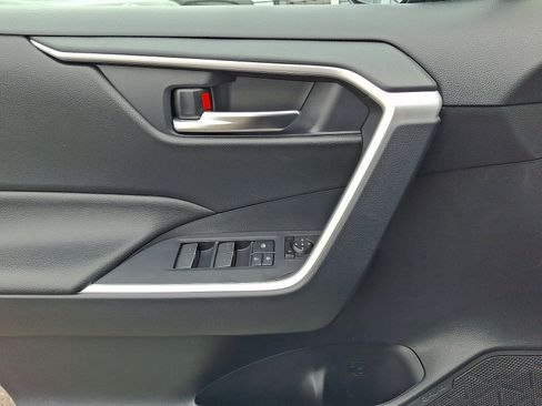 Used 2023 Toyota RAV4 SE w/ Weather & Moonroof Package image 12