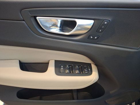 Certified 2026 Volvo XC60 T8 Core w/ Climate Package image 10