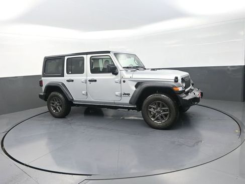 Used 2024 Jeep Wrangler Unlimited Sport AWD/4WD image 26