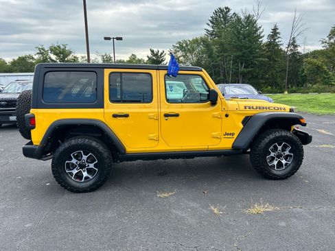 Used 2021 Jeep Wrangler Unlimited Rubicon w/ Cold Weather Group AWD/4WD image 16