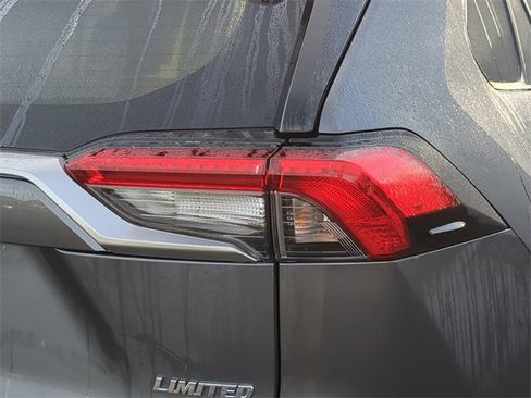 Used 2021 Toyota RAV4 Limited image 11