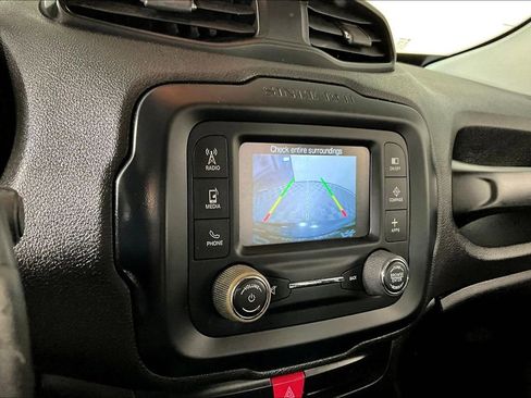 Used 2017 Jeep Renegade Latitude AWD/4WD image 12