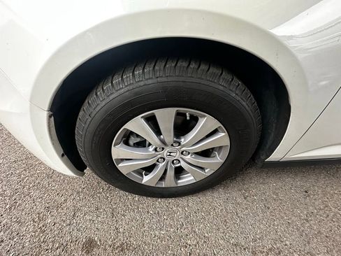 Used 2017 Honda Odyssey EX-L image 17