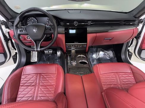 Used 2022 Maserati Quattroporte Trofeo RWD image 17