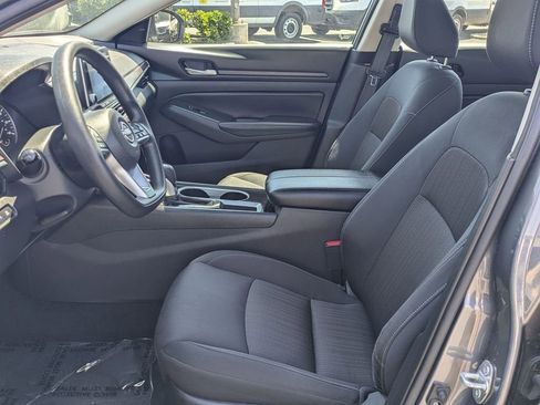 Used 2024 Nissan Altima 2.5 SV FWD image 17