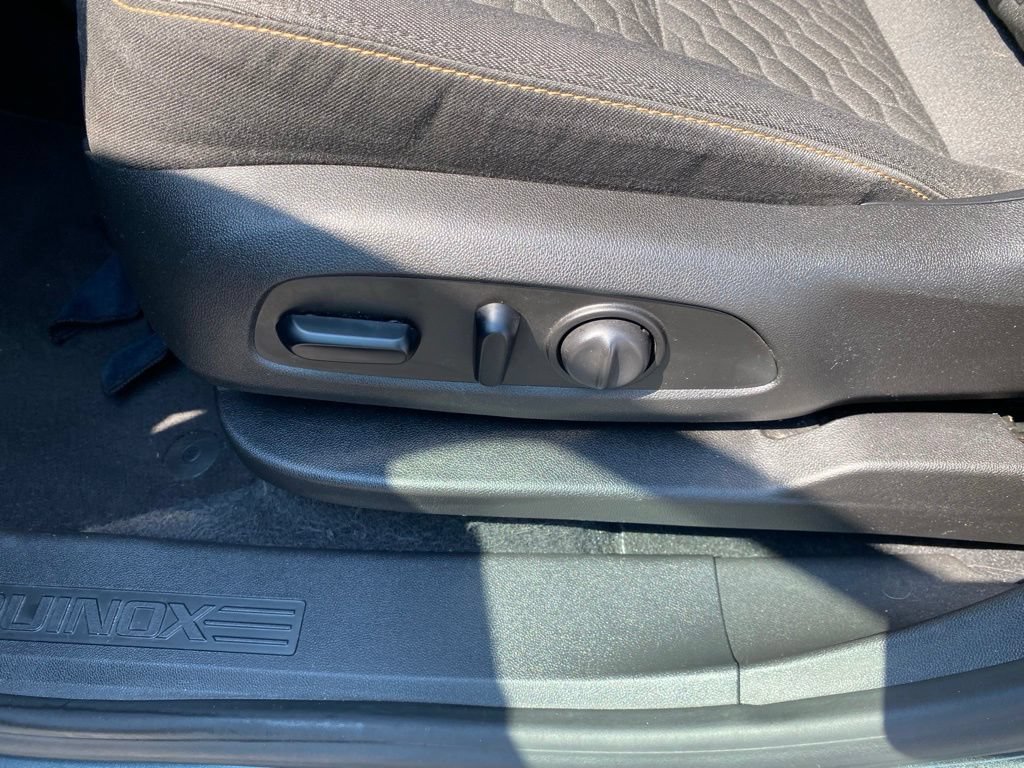 Used 2020 Chevrolet Equinox LT FWD image 16