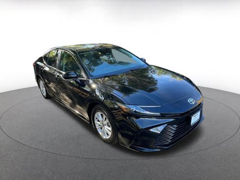 Used 2025 Toyota Camry LE image 1