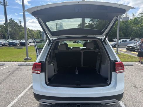 Used 2020 Volkswagen Atlas SE w/ Towing Package FWD image 23
