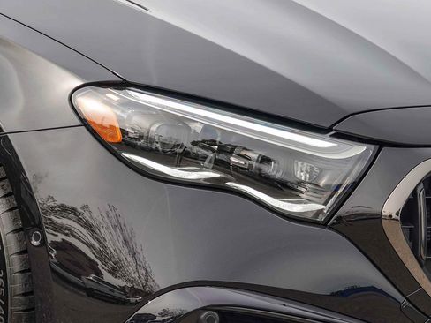 New 2026 Mercedes-Benz E 53 AMG e 4MATIC Sedan image 8