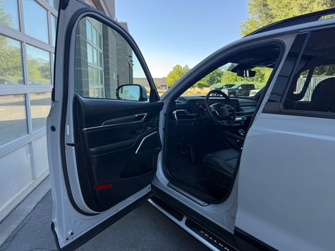 Used 2025 Kia Telluride SX Prestige X-Pro AWD/4WD image 17