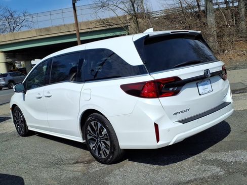 Certified 2025 Honda Odyssey Elite image 4
