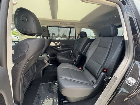 New 2025 Mercedes-Benz GLS 450 4MATIC image 9