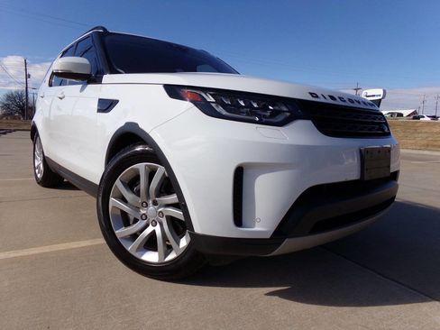 Used 2019 Land Rover Discovery HSE image 17