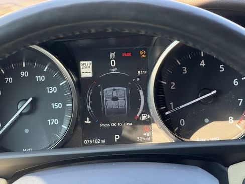 Used 2017 Land Rover Range Rover Sport SE AWD/4WD image 19