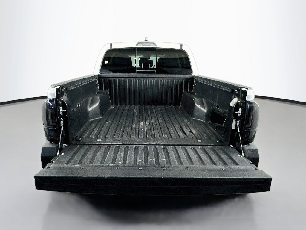Used 2021 Toyota Tacoma SR5 RWD image 26